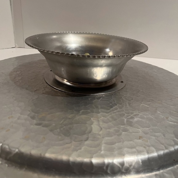 Vintage Hand Wrought Hammered Aluminum Lazy Susan w Tulip Design - Picture 9 of 11